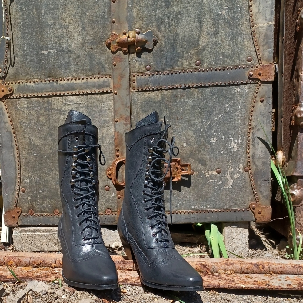 Abilene Women's Rawhide 'Victorian Lace Up Boot Snip Toe￼ size 9